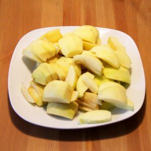 Apfelkuchen vegan Aepfel geschnitten