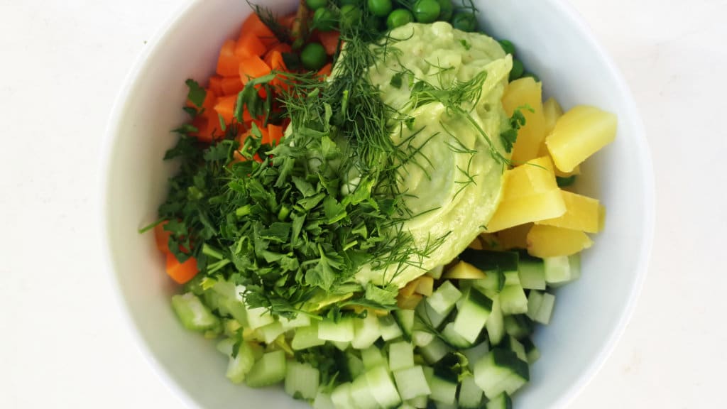 Veganes Kartoffelsalat Rezept mit Gurke