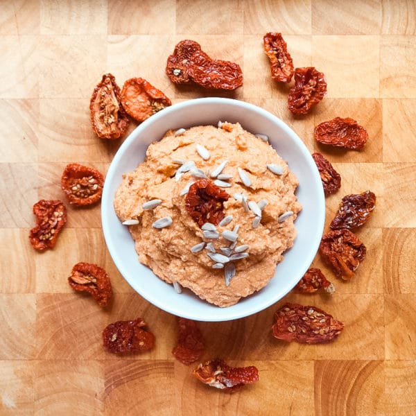 Veganer Brotaufstrich - 38 Ideen + 3 Varianten in rot ️