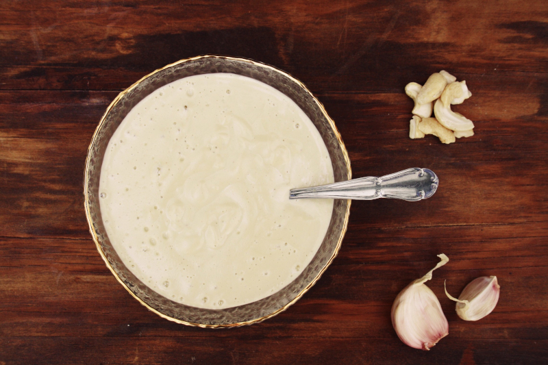 Cashewsauce mit Knoblauch Beilage Veganes Schnitzel