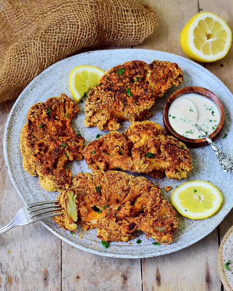 Vegane Schnitzel aus Blumenkohl gemacht